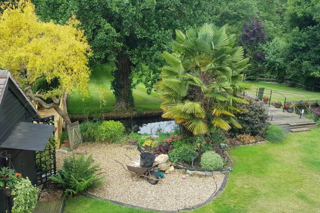 Riverside Lodge Pied A Terre Fordingbridge Eksteriør billede